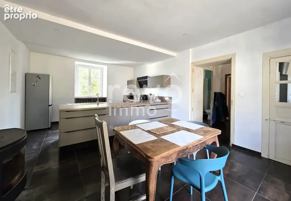 Saint-julien-de-vouvantes (44670)  ancien presbytère en pierres  191 m²  terrain 4 008 m² - photo 7