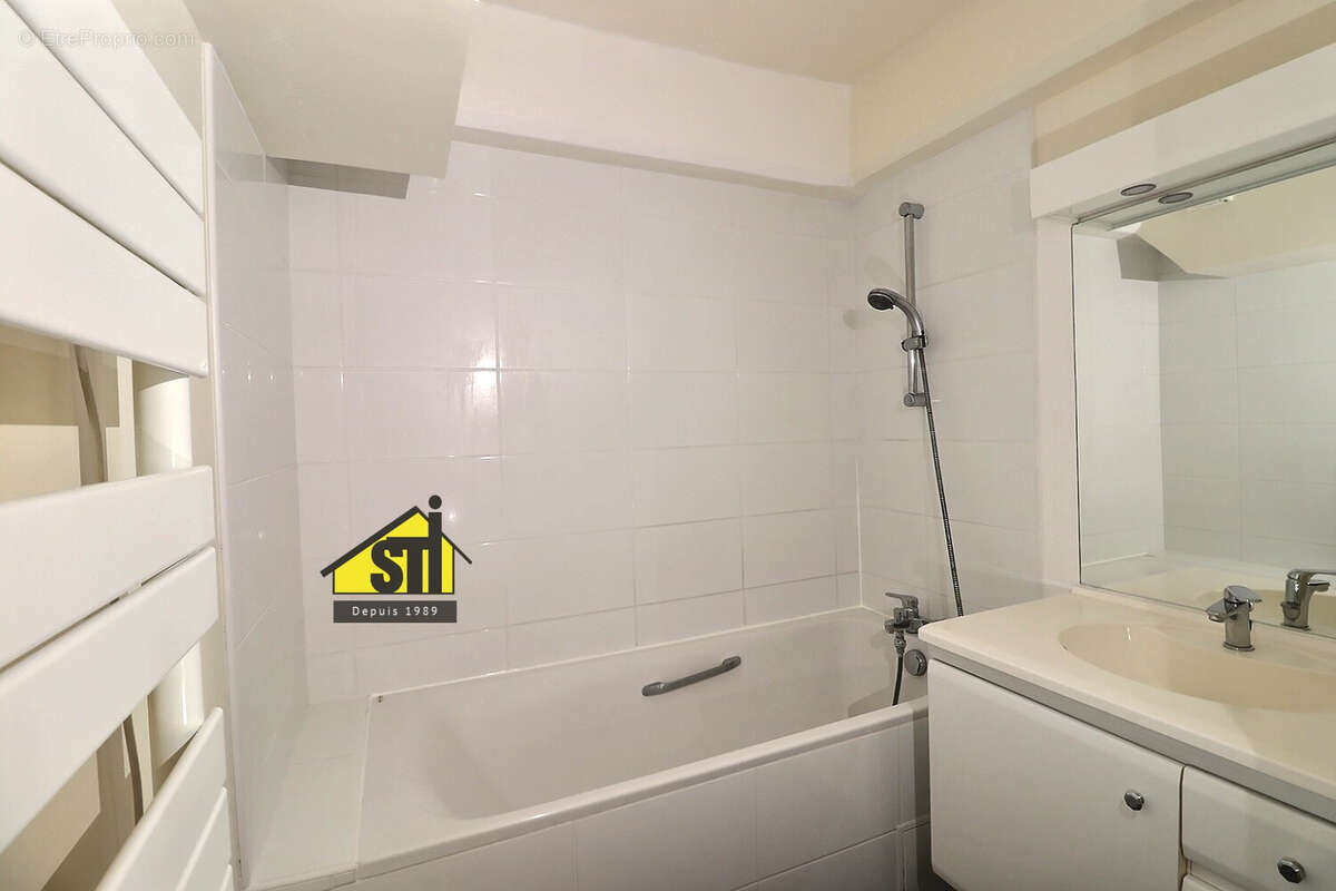 Appartement à PARIS-14E