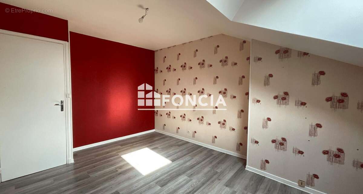 Maison à DOM-LE-MESNIL