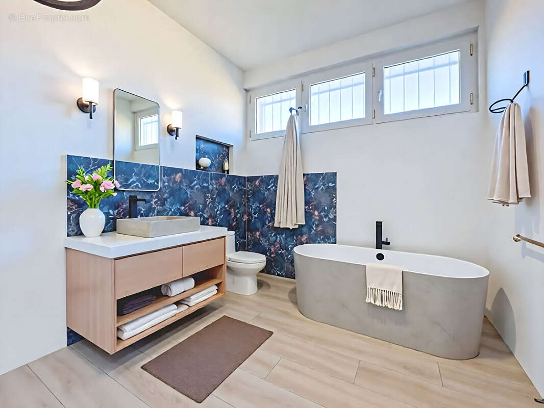 Maison à SURY-LE-COMTAL