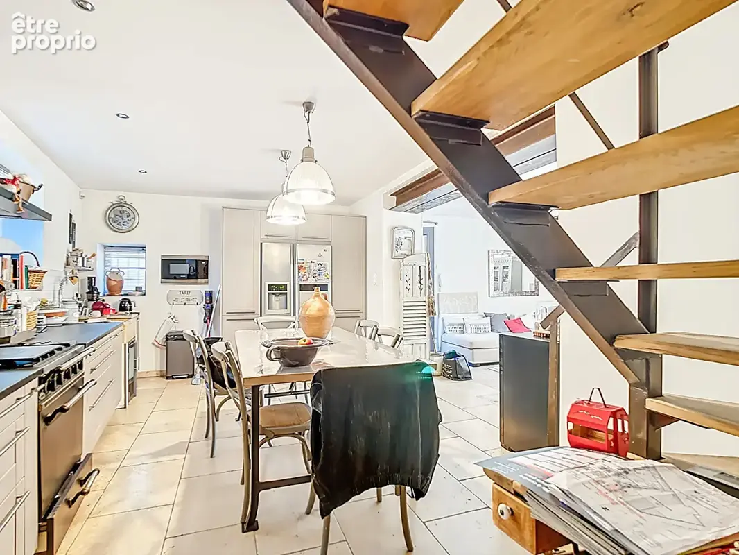 A vendre Maison de charme avec jardin et stationnement 3 pièces 80 m2 sur parcelle de 350 m2 - Secteur La Bouilladisse - photo 7