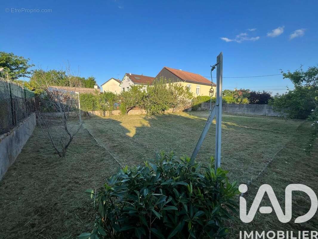 Photo 3 - Maison à LA CHAPELLE-SAINT-URSIN