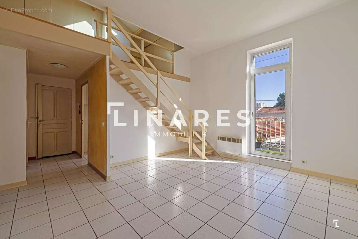 Appartement à MARSEILLE-9E
