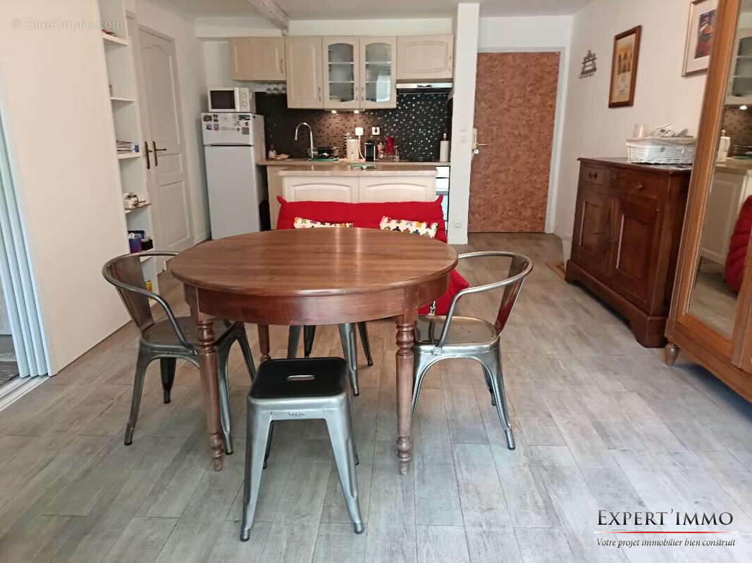 Appartement à SIX-FOURS-LES-PLAGES