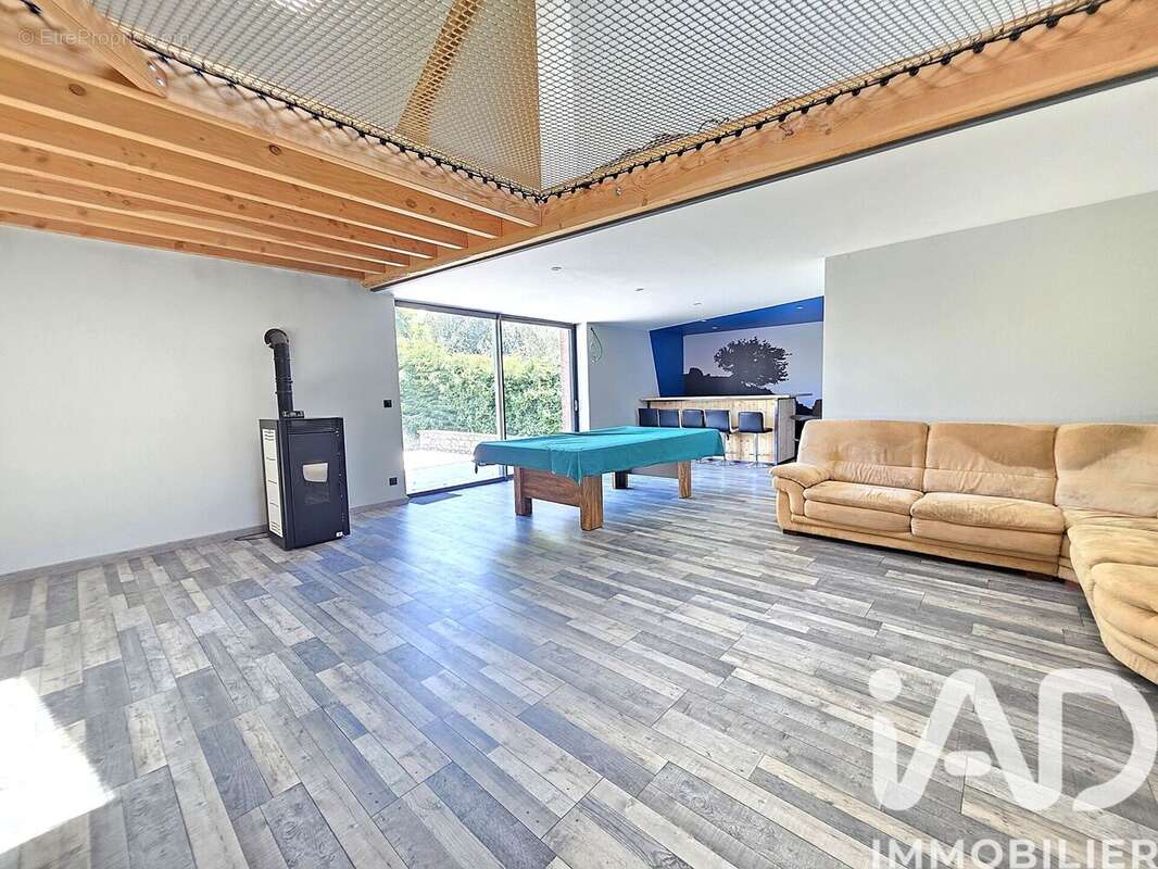 Maison 223 m² à Saint-Gervais-D'auvergne  - photo 8