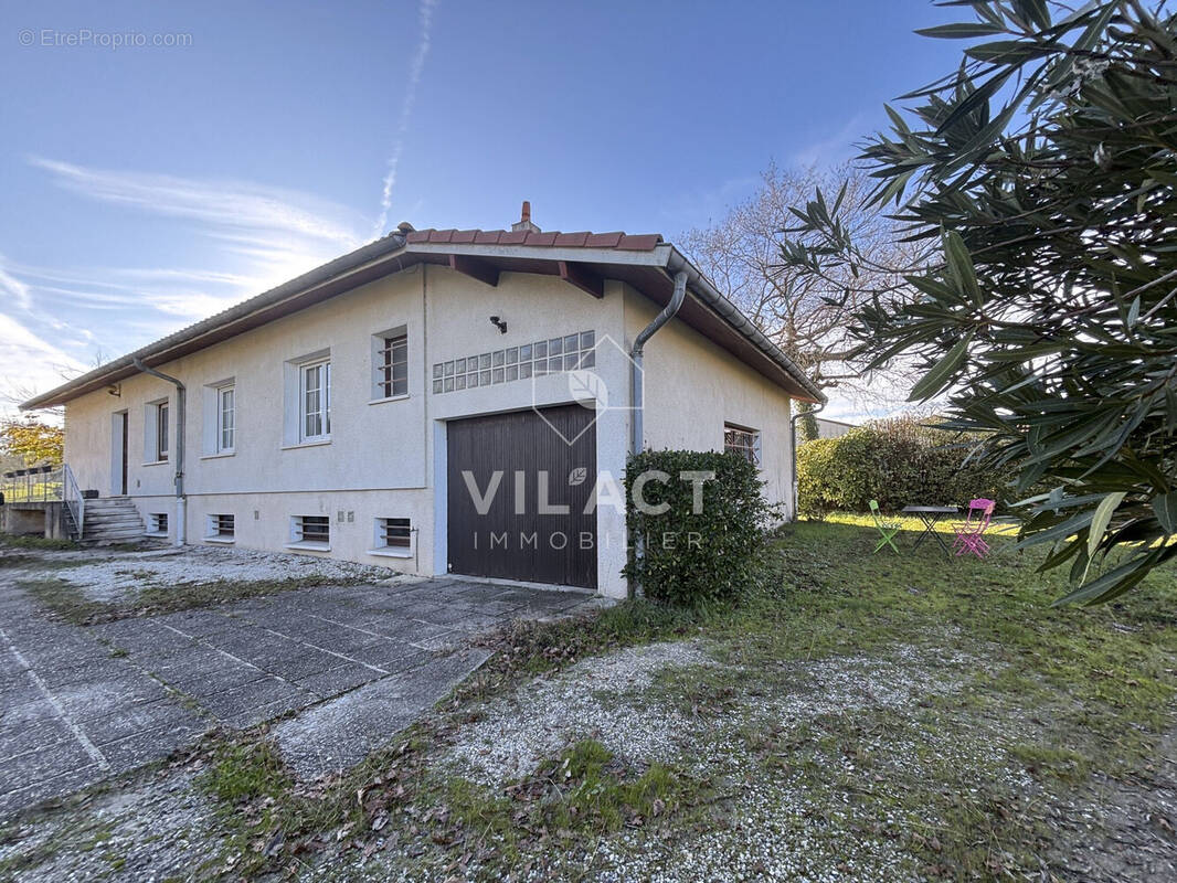 Maison à BLANQUEFORT