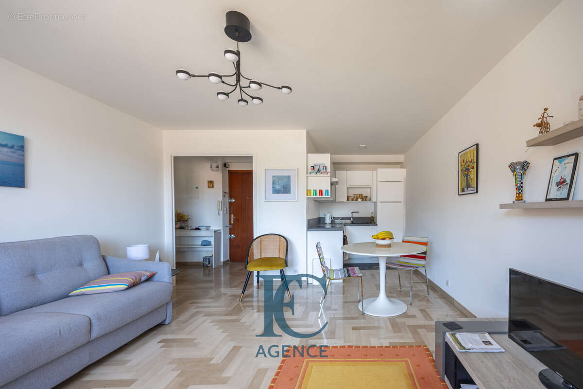 Appartement à SANARY-SUR-MER