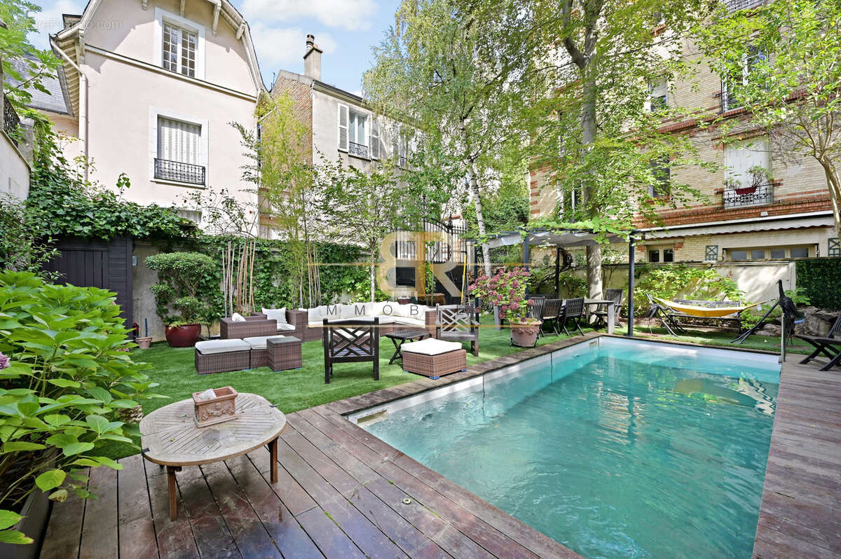Maison à NEUILLY-SUR-SEINE