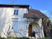 Maison à VILLENEUVE-SAINT-GERMAIN