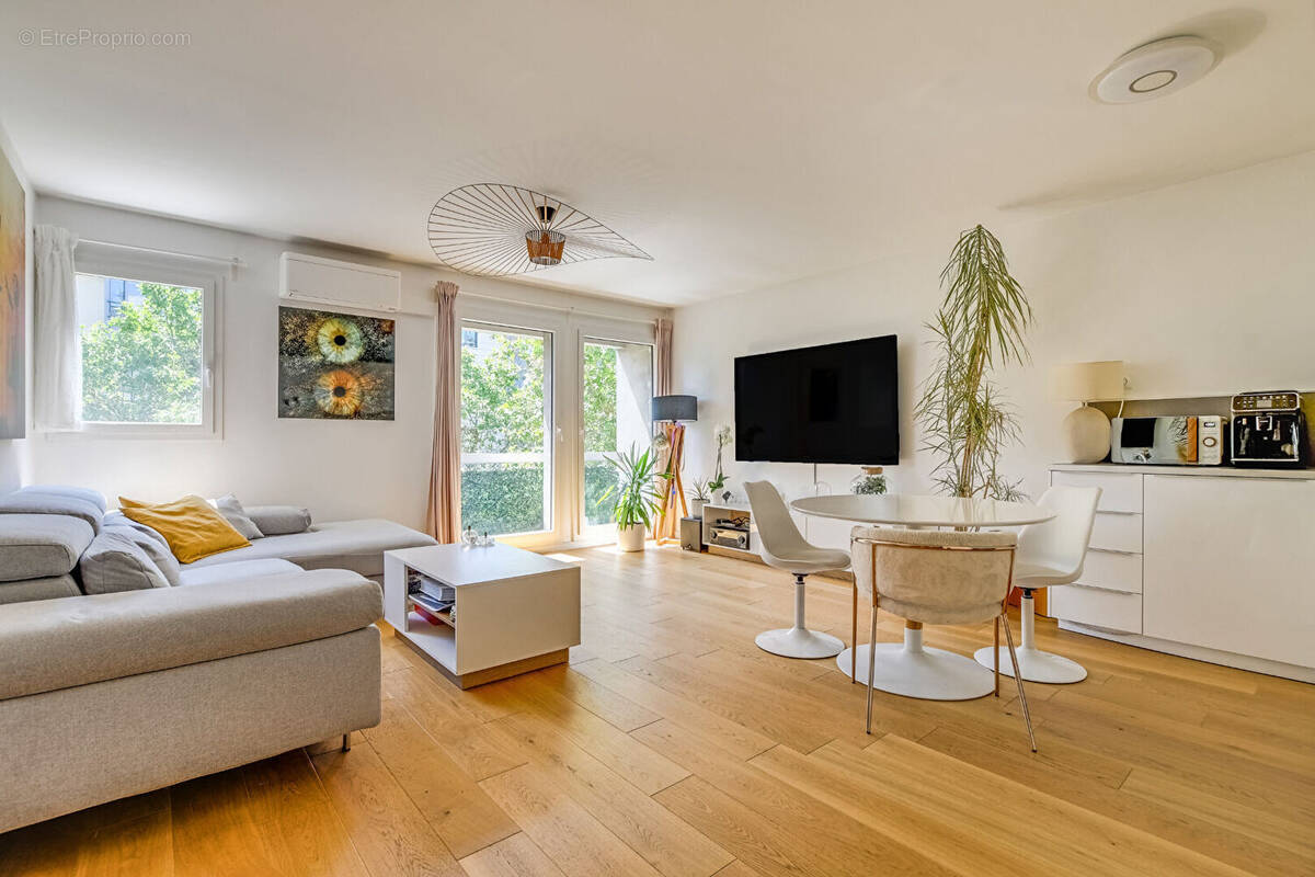 Appartement à PARIS-19E