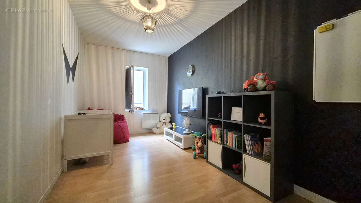 Appartement  à vendre T3 de 85 m2   Ascenseur, centre-ville et caves à Romans-sur-Isère - photo 12