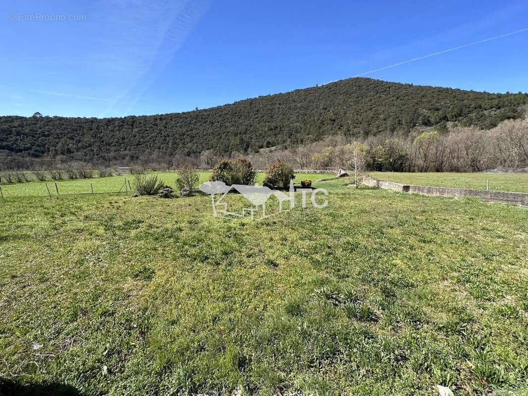 Maison ancienne de caractere avec piscine sur 3190m² de terrain - photo 3