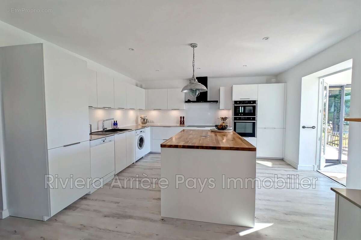 Maison 162 m² à Saint-Pierre  - photo 3