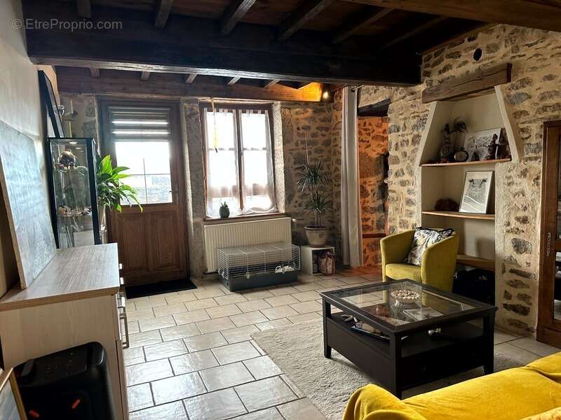 Maison à PRECY-SOUS-THIL