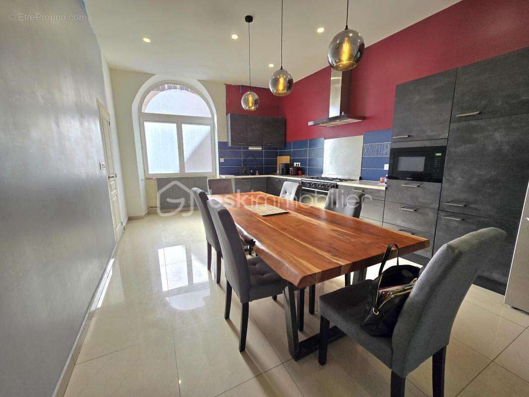 Maison de 232 m² avec dépendances, jardin clos et volumes rares – Randan (63) - photo 6