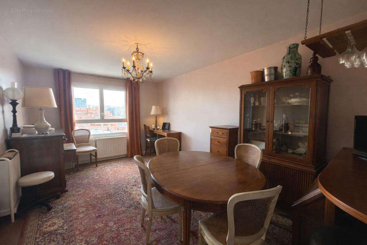 Appartement à PARIS-20E