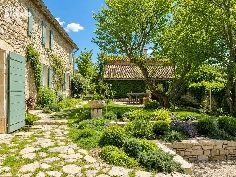 Mas de village avec jardin et piscine dans un hameau de Murs à 7 minutes de Gordes - photo 5