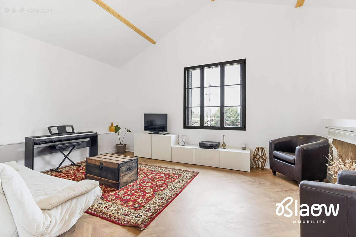 Maison 6 pièces 153 m² à vendre à Decines-Charpieu (69150) - photo 7