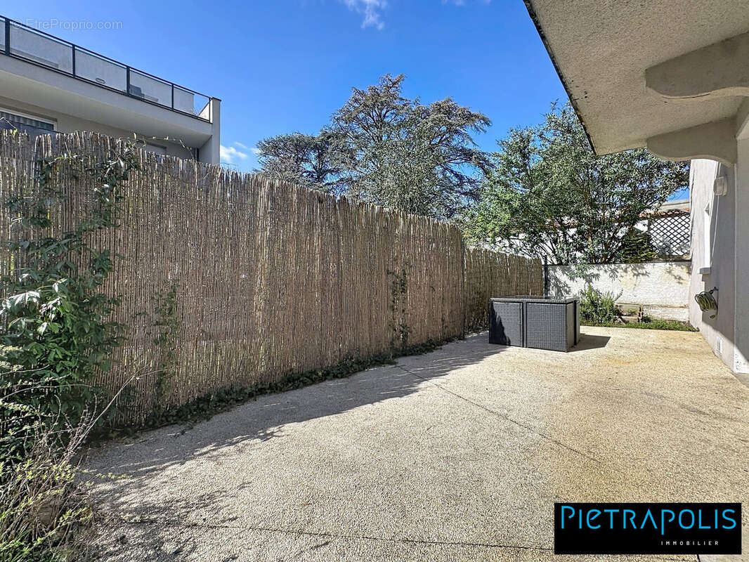 Appartement 38 m² à Ecully  - photo 5