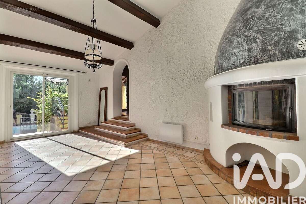 Photo 3 - Maison à REGUSSE