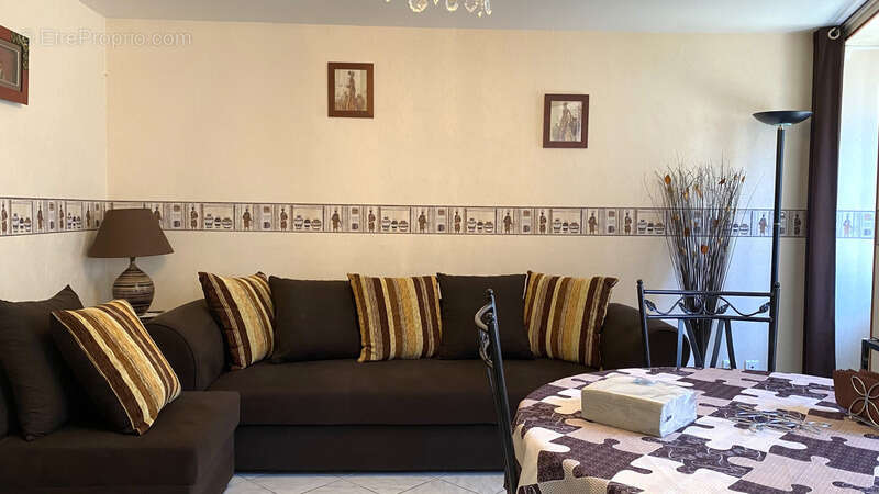 Maison à CHATEL-GERARD