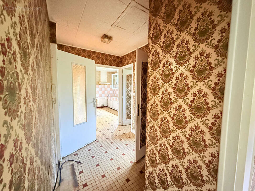 Maison à rénover 5 pièce(s) de 78 m² à Pradines - photo 7