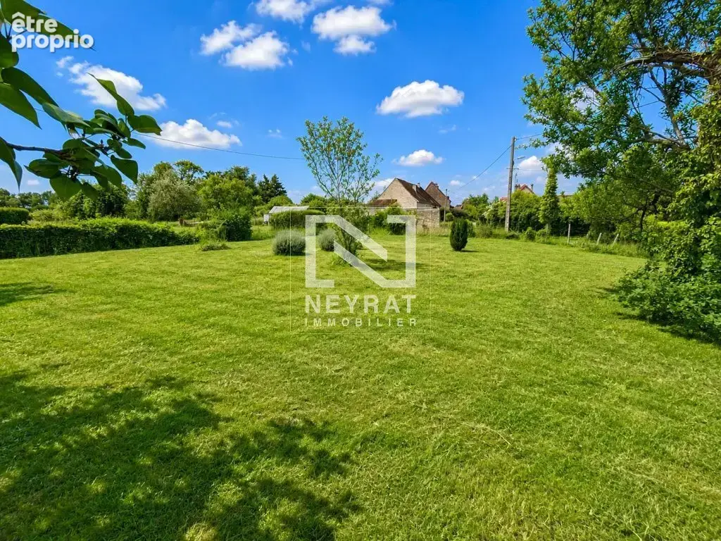 Maison de campagne à rénover entièrement et terrain paysager - photo 5