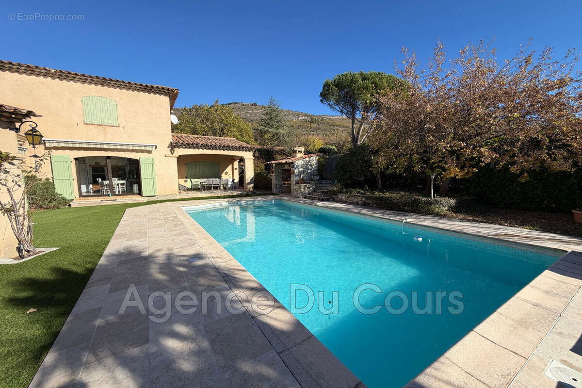 Maison à SAINT-VALLIER-DE-THIEY