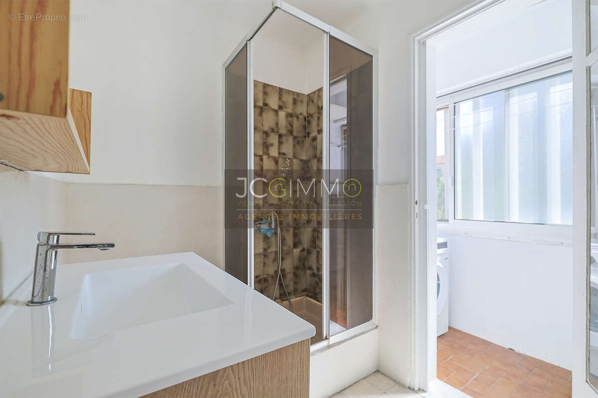 Hyeres (olbius riquier) - appartement t4 - loggia - cave - parking - photo 12