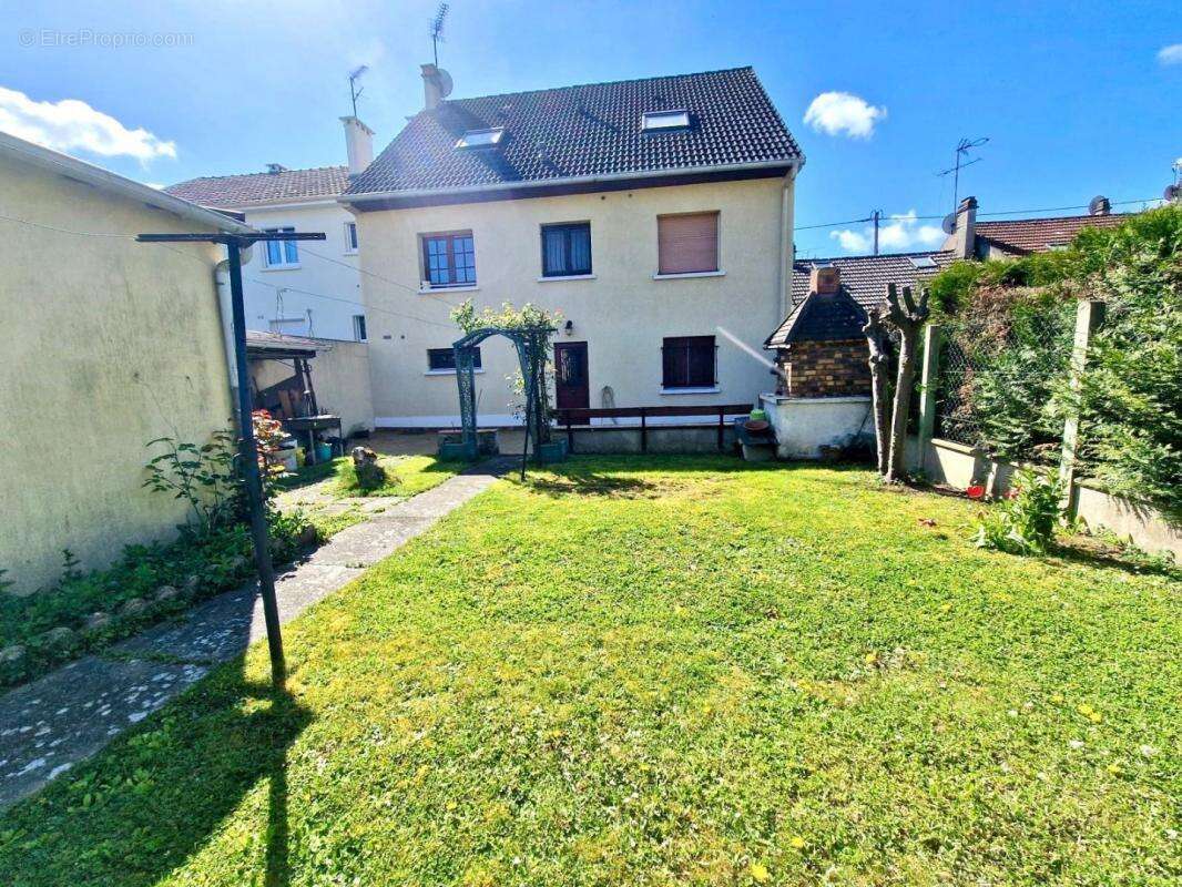 Maison à PONTAULT-COMBAULT