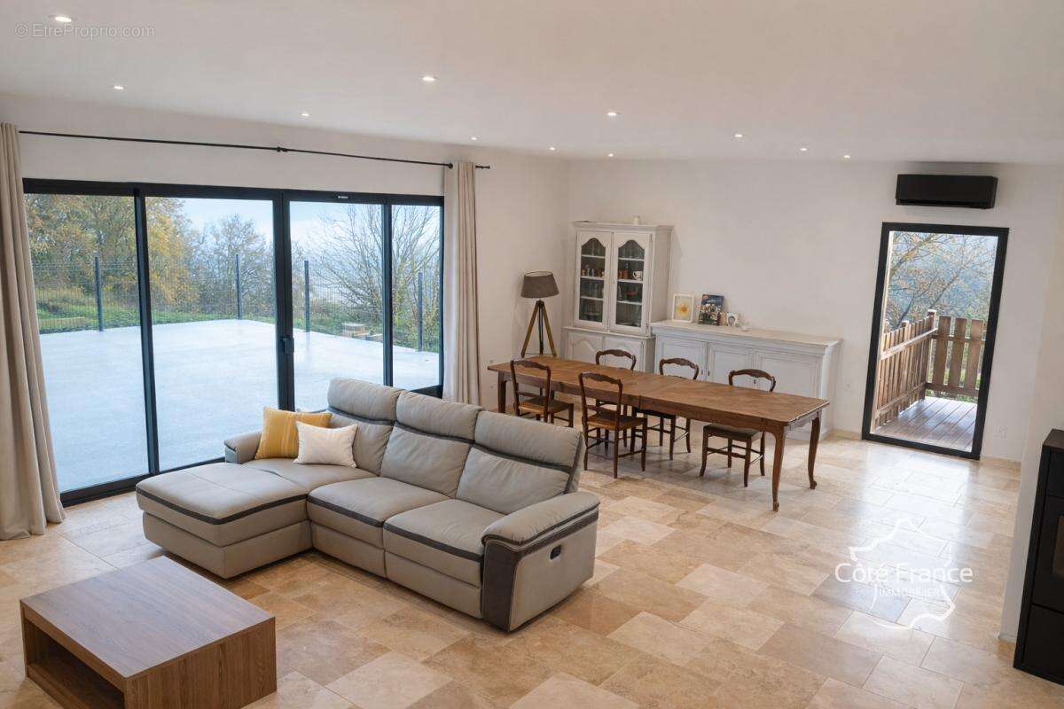 Maison à SAINT-DENIS-LES-MARTEL