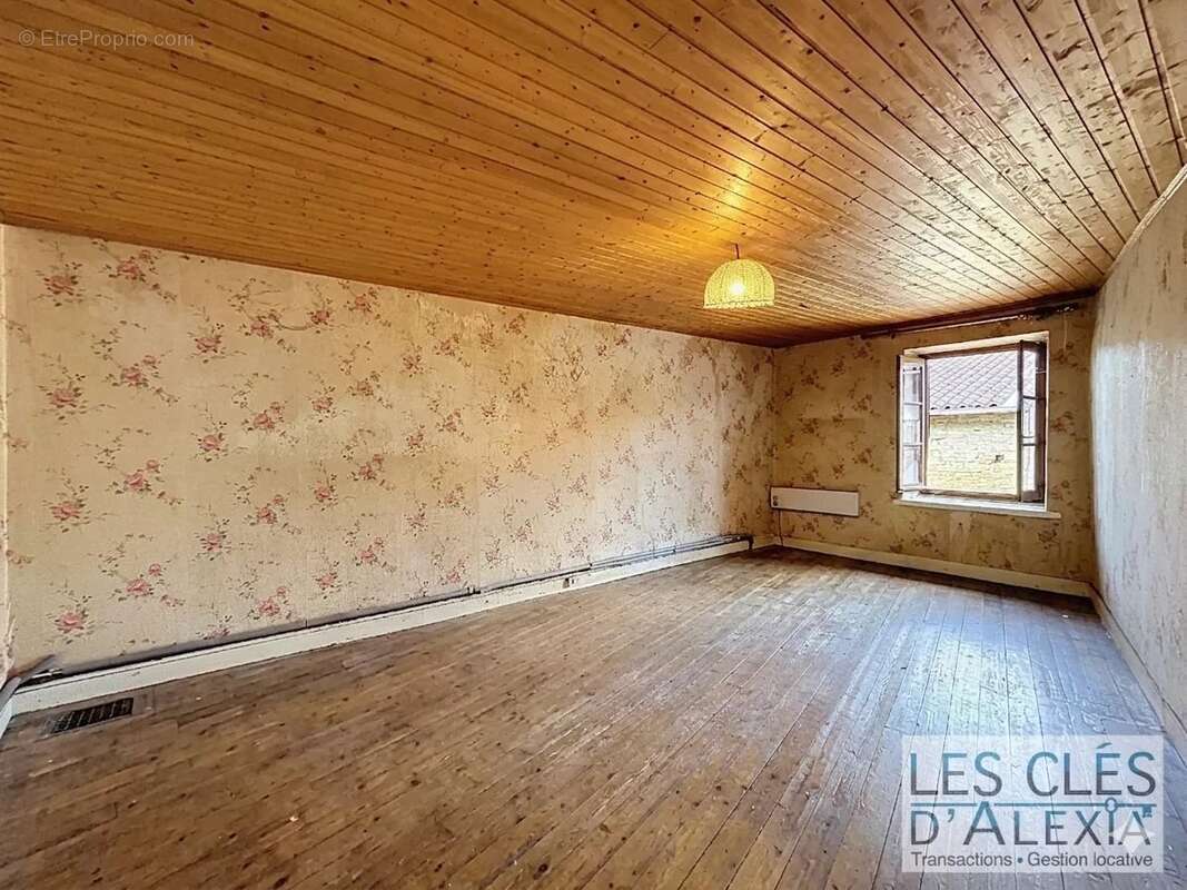 Appartement à JOUDES