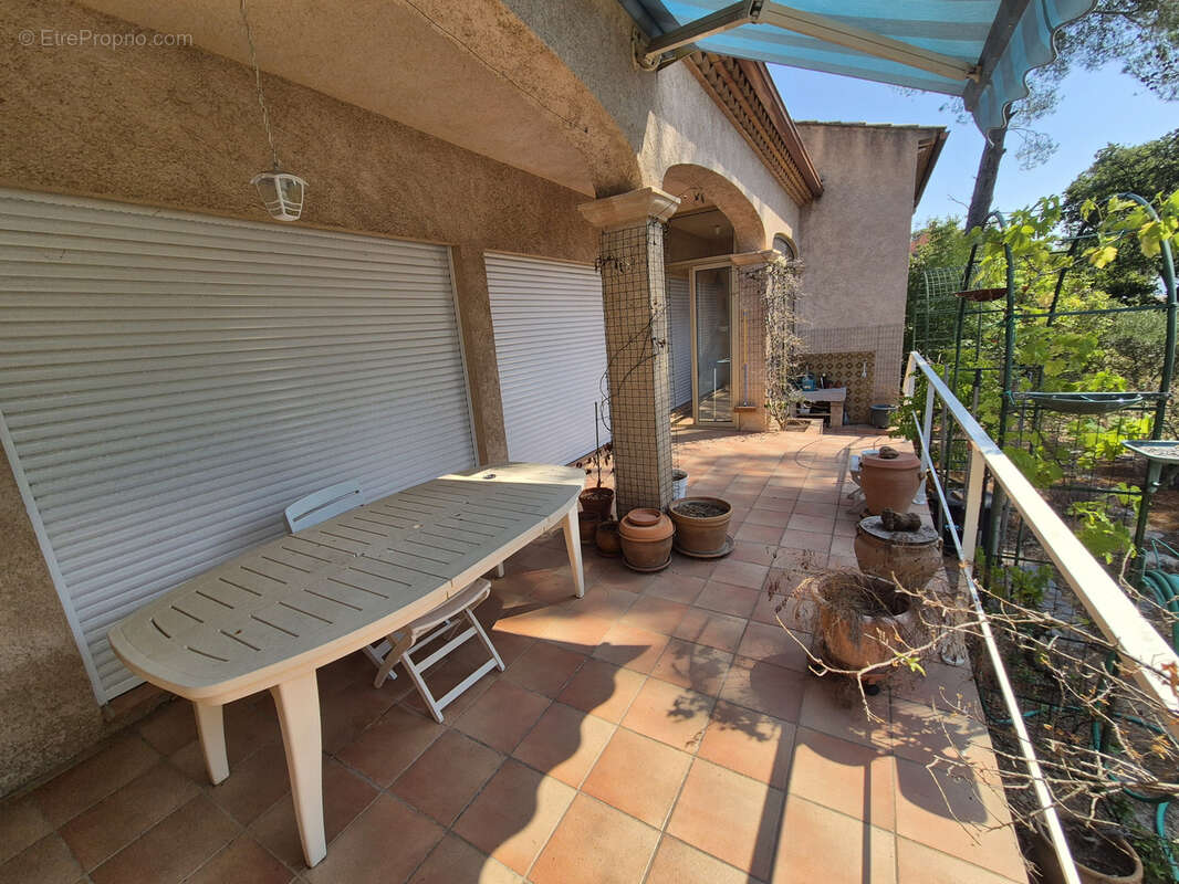Maison de caractère de 177 m2   Quartier recherché de Costebelle - photo 2