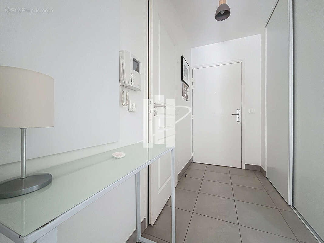 appartement au calme au deuxième étage avec grande terrasse sud vue dégagée - photo 9