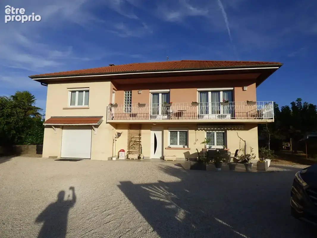Maison à SAINT-TRIVIER-DE-COURTES