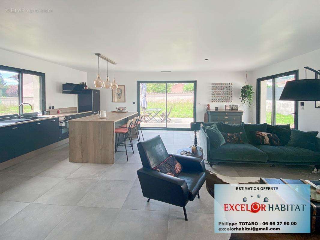 Maison à LA CHAPELLE-DE-GUINCHAY