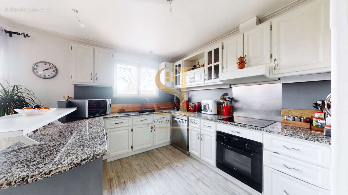 Maison à VIGNEUX-SUR-SEINE