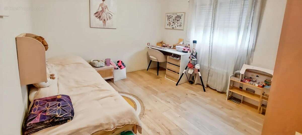 Maison à LA CHAPELLE-CHAUSSEE