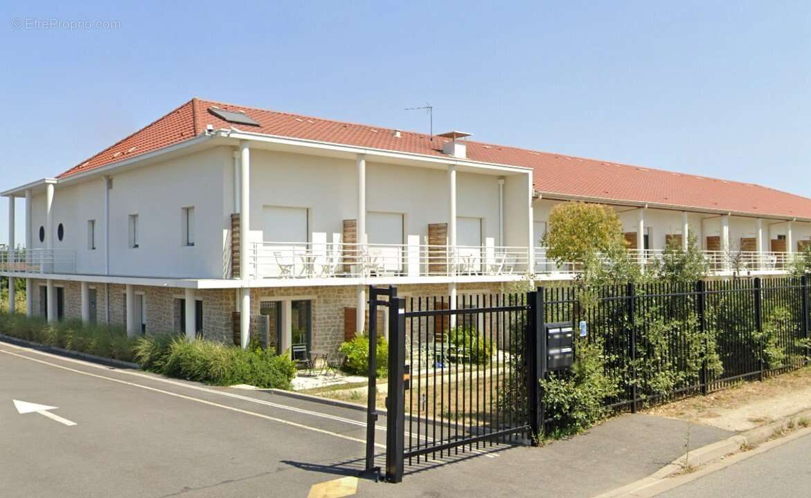 INVESTISSEMENT LOCATIF  Ormoy  Résidence Affaires Cap West  7.30% de rentabilité - photo 3