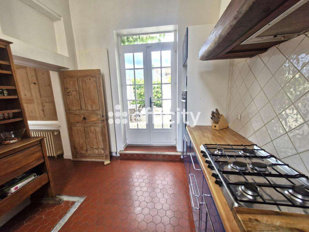 Maison 374 m² à Millery  - photo 9