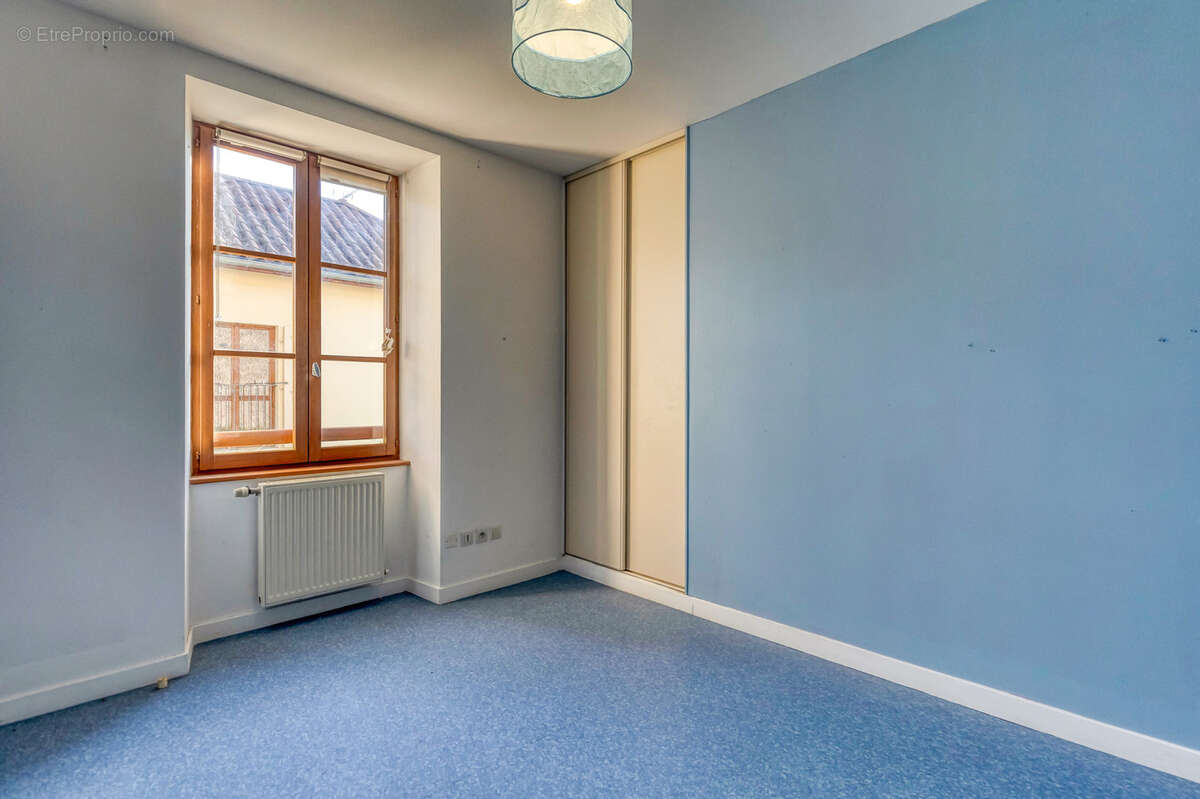 Appartement à SAINT-NAZAIRE-LES-EYMES