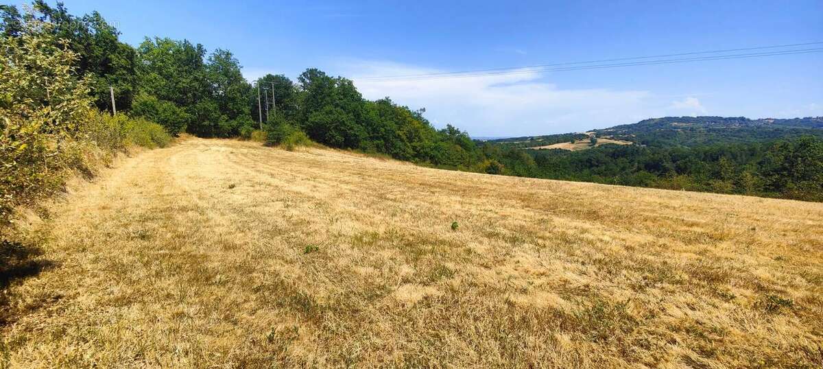 Proche Dordogne : corps de ferme sur 5,5 ha (1,6 ha de prairie)- Puits - Sources - Four à Pain - photo 19
