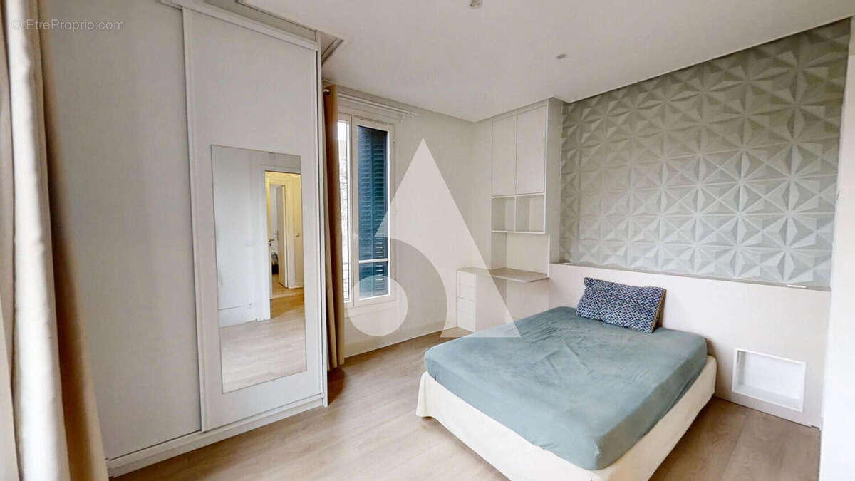 Appartement à LA GARENNE-COLOMBES