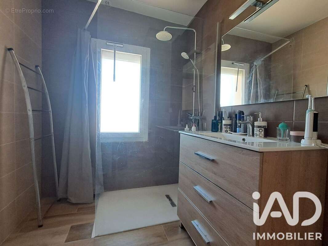 Maison 133 m² à Roubia  - photo 7