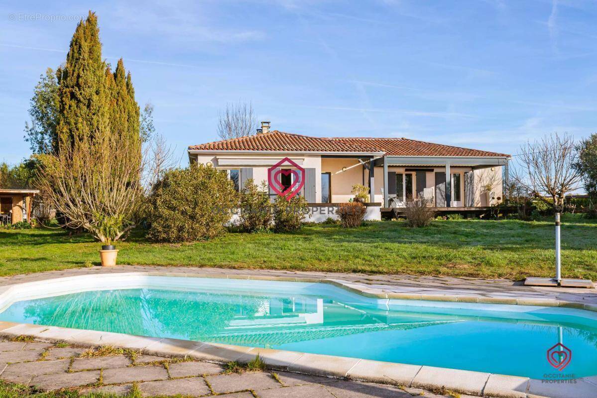 Maison à AURIGNAC