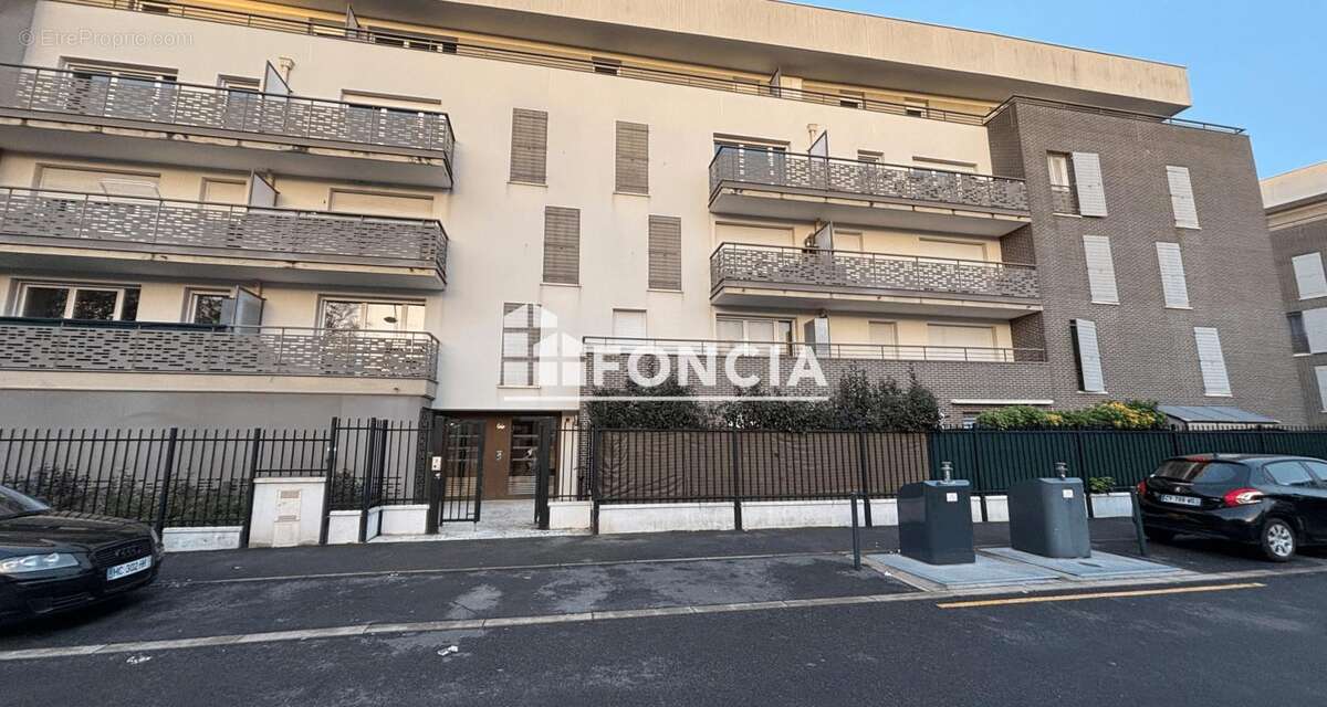 Appartement à FLEURY-MEROGIS