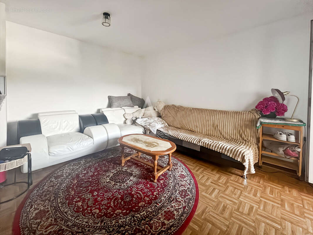 À VENDRE  Appartement 2 pièces vendu loué  Cergy-le-Haut - photo 2
