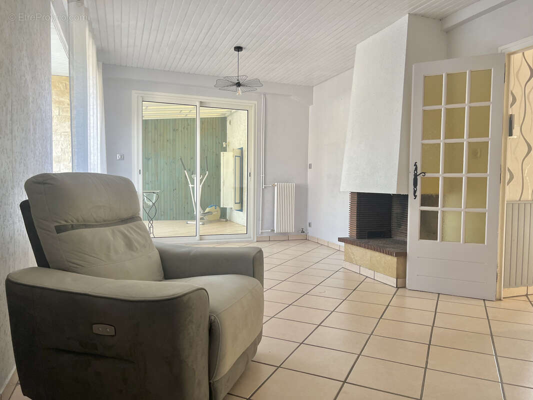 Au coeur du village de communay - villa  - 3 chambres - photo 8