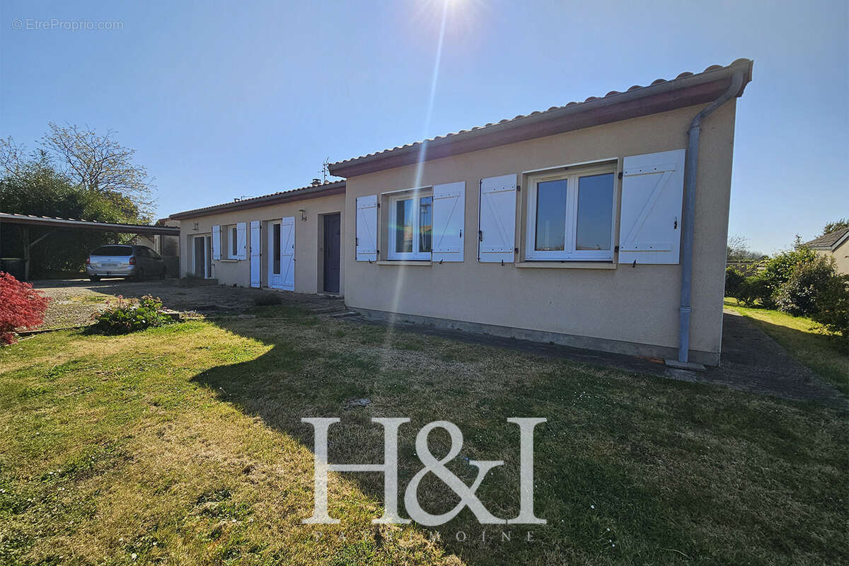 Maison à NIEUIL-L&#039;ESPOIR