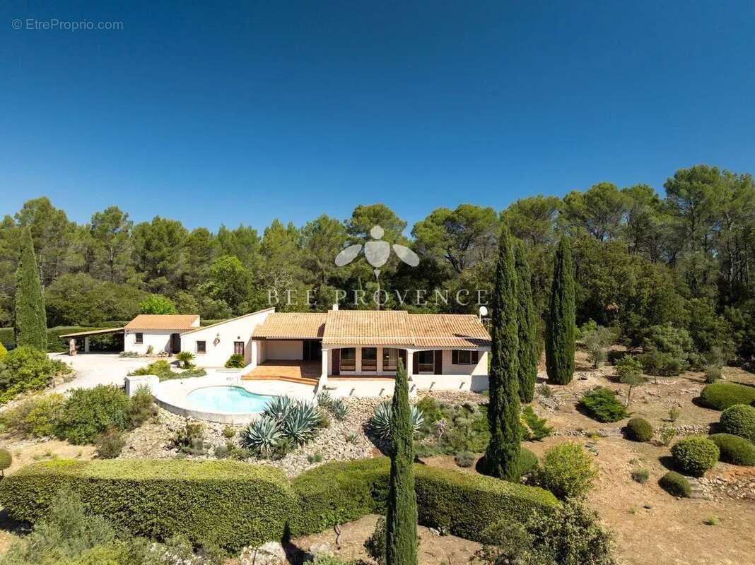 Maison à ENTRECASTEAUX